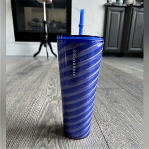 Starbucks Holiday 2023 Blue and Silver Swirl Venti Cold Cup 24z